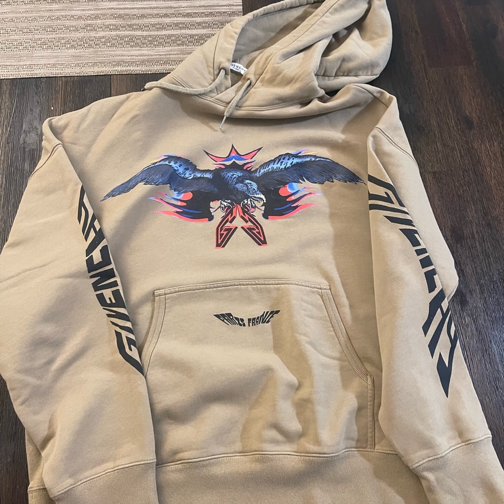 Givenchy sweater Size Xl gently worn